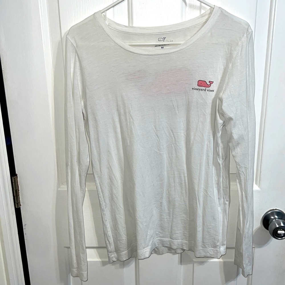 Long sleeve vineyard wines shirt 🤍🐳